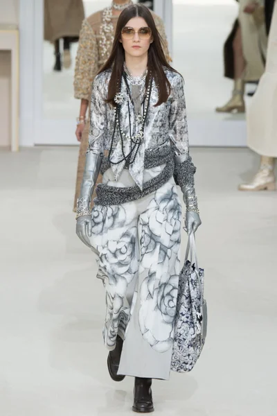 Look 47